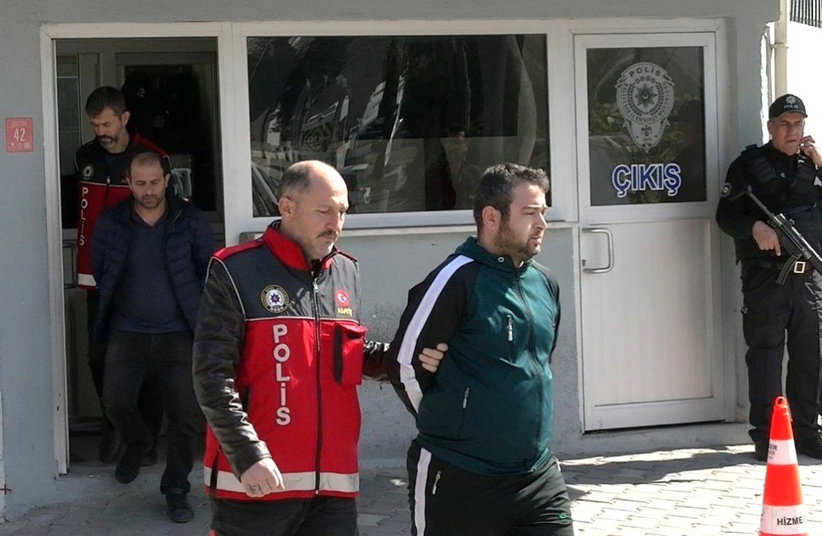 Atm Dolandırıcıları Lokma Hayrında Yakalandı