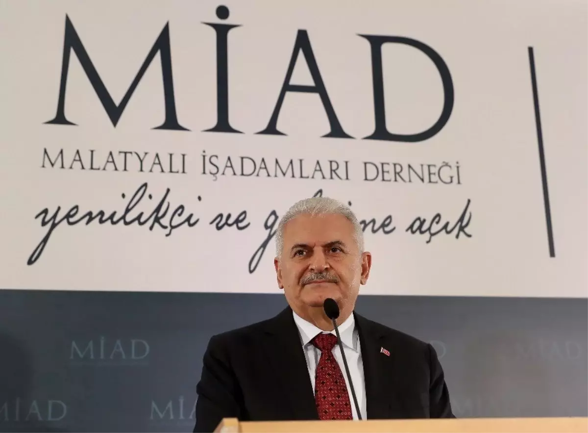 Binali Yıldırım: "Gebze-Halkalı Arasındaki Banliyö Hattını 12\'sinde Açmış Olacağız"