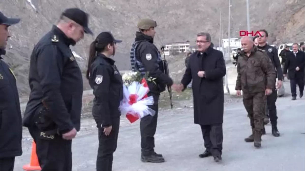 Hakkari Emniyet Genel Müdürü Uzunkaya, 37 Yıl Önce Komiser Olarak Görev Yaptığı Hakkari\'ye Geldi