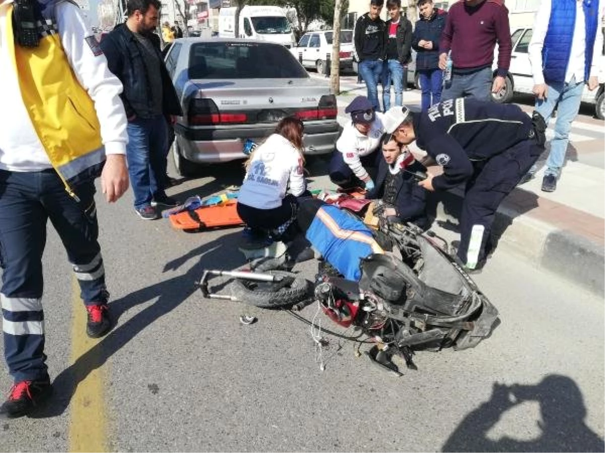 Otomobile Çarpan Elektrikli Bisikletin Sürücüsü Yaralandı