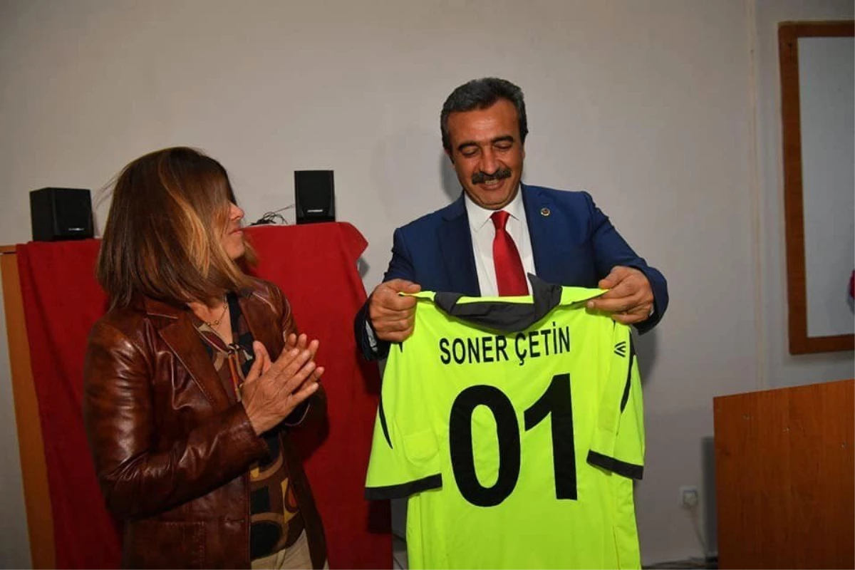 Soner Çetin\'e Hakem Forması