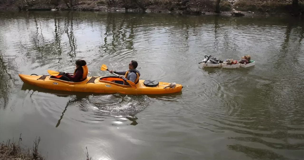 Tunca Nehri Kanoyla Temizlendi