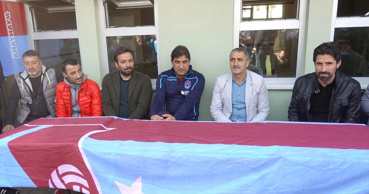 Ünal Karaman\'dan Futbol Okuluna Ziyaret