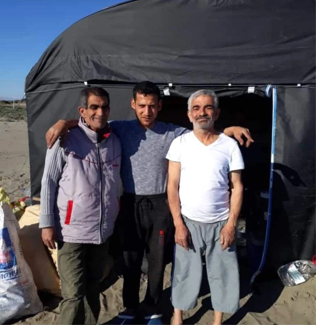 Adana\'da 5 Kişinin Cesedi Sahilde Çadırda Bulundu