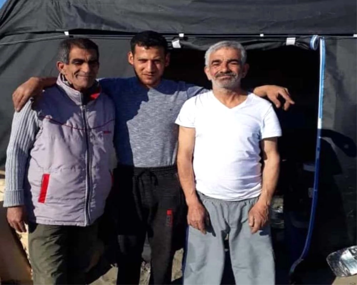 Adana\'da 5 Kişinin Cesedi Sahilde Çadırda Bulundu
