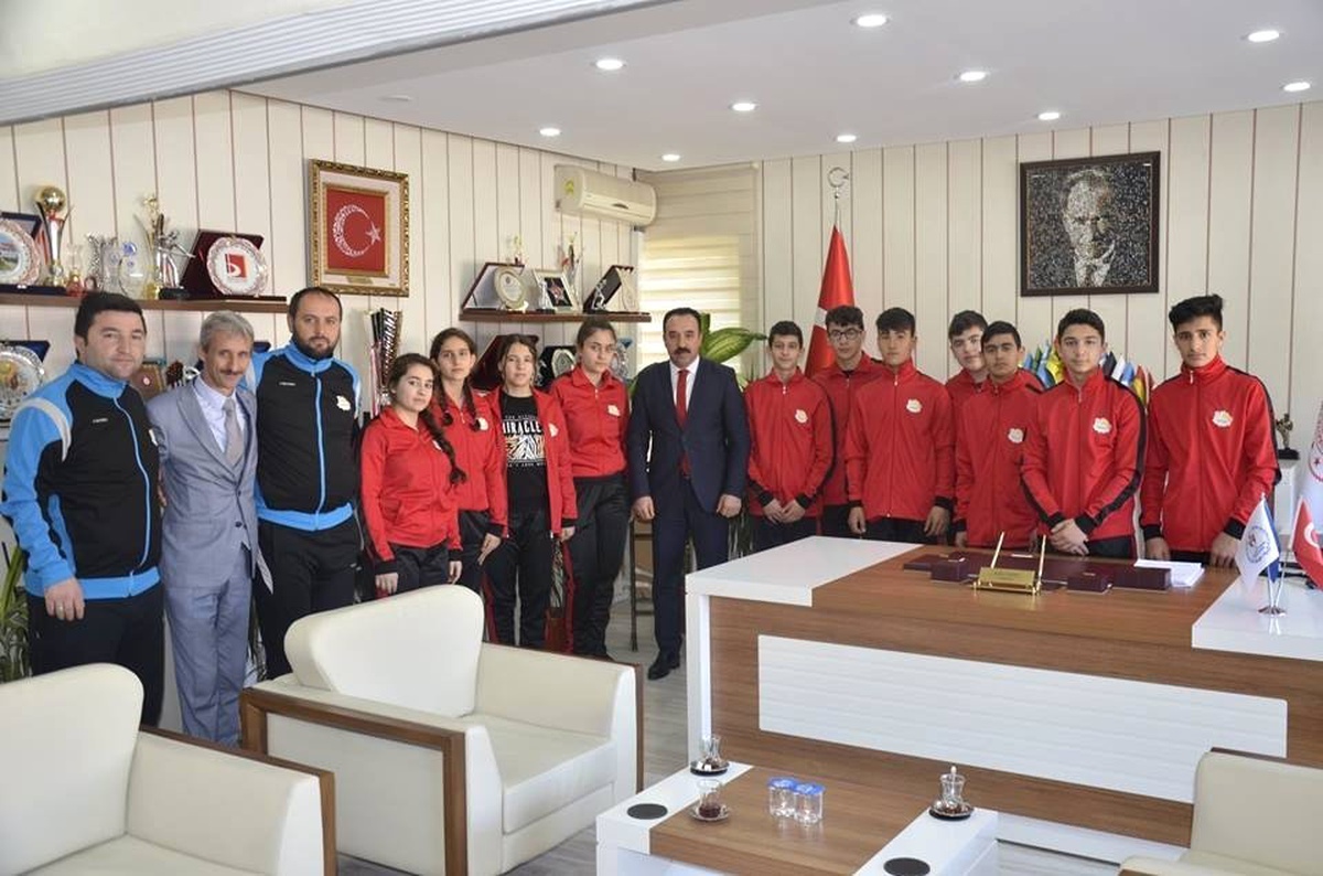 Başarılı Sporcular Anadolu Yıldızlar Ligi\'ne Uğurlandı