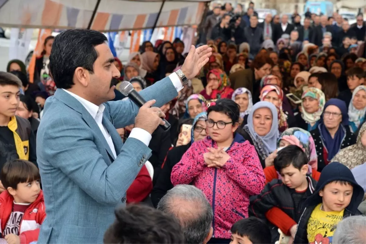 Belediye Başkanı Bahçeci, Miting Havasında Mahalle Toplantıları Yapıyor