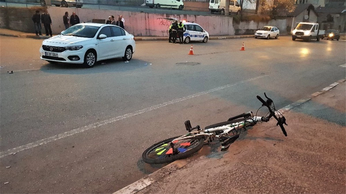 Bisikleti ile Otomobile Çarpan Kız Yaralandı