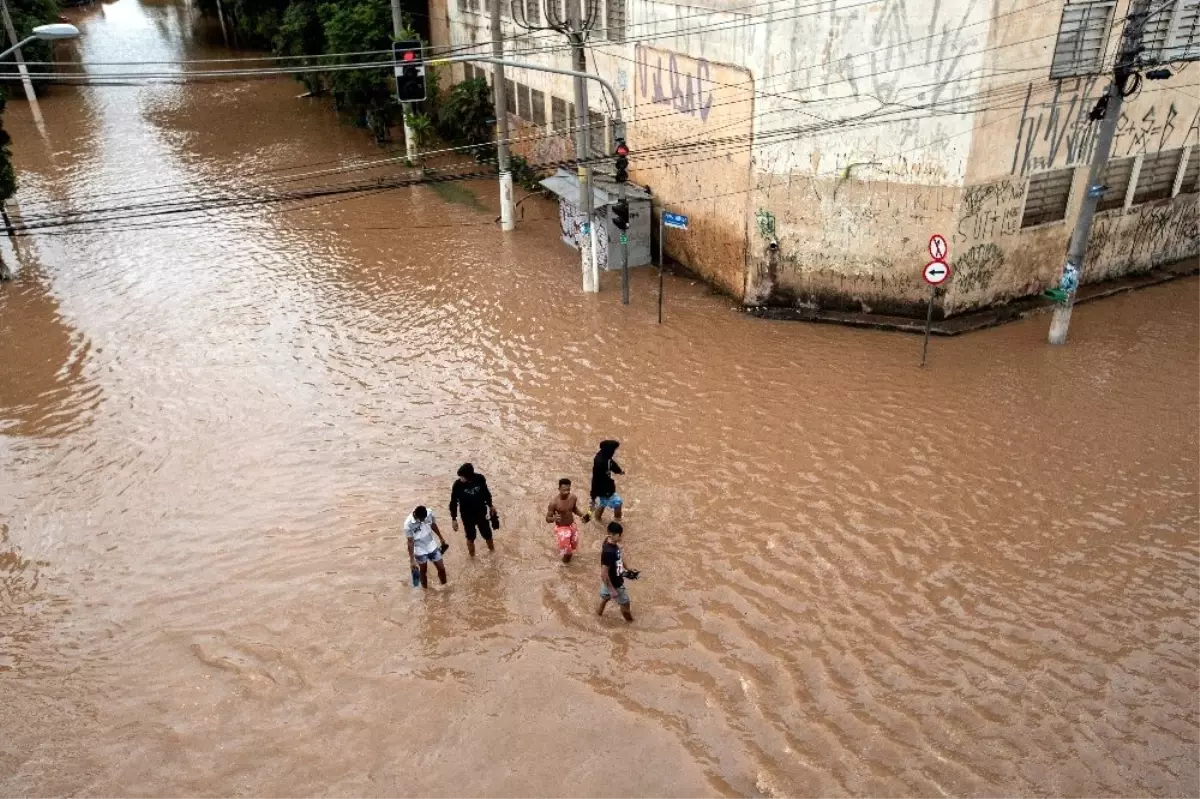 Brezilya\'da Sel Felaketi: 12 Ölü