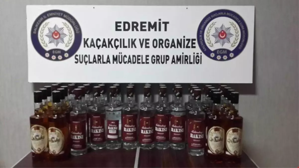 Burhaniye\'de Araçtan Kaçak İçki Çıktı