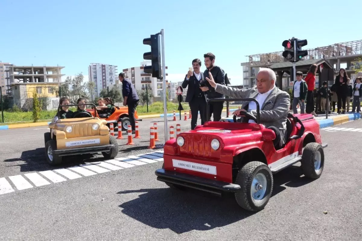 Erdemli\'de Trafik Eğitim Parkuru Açıldı