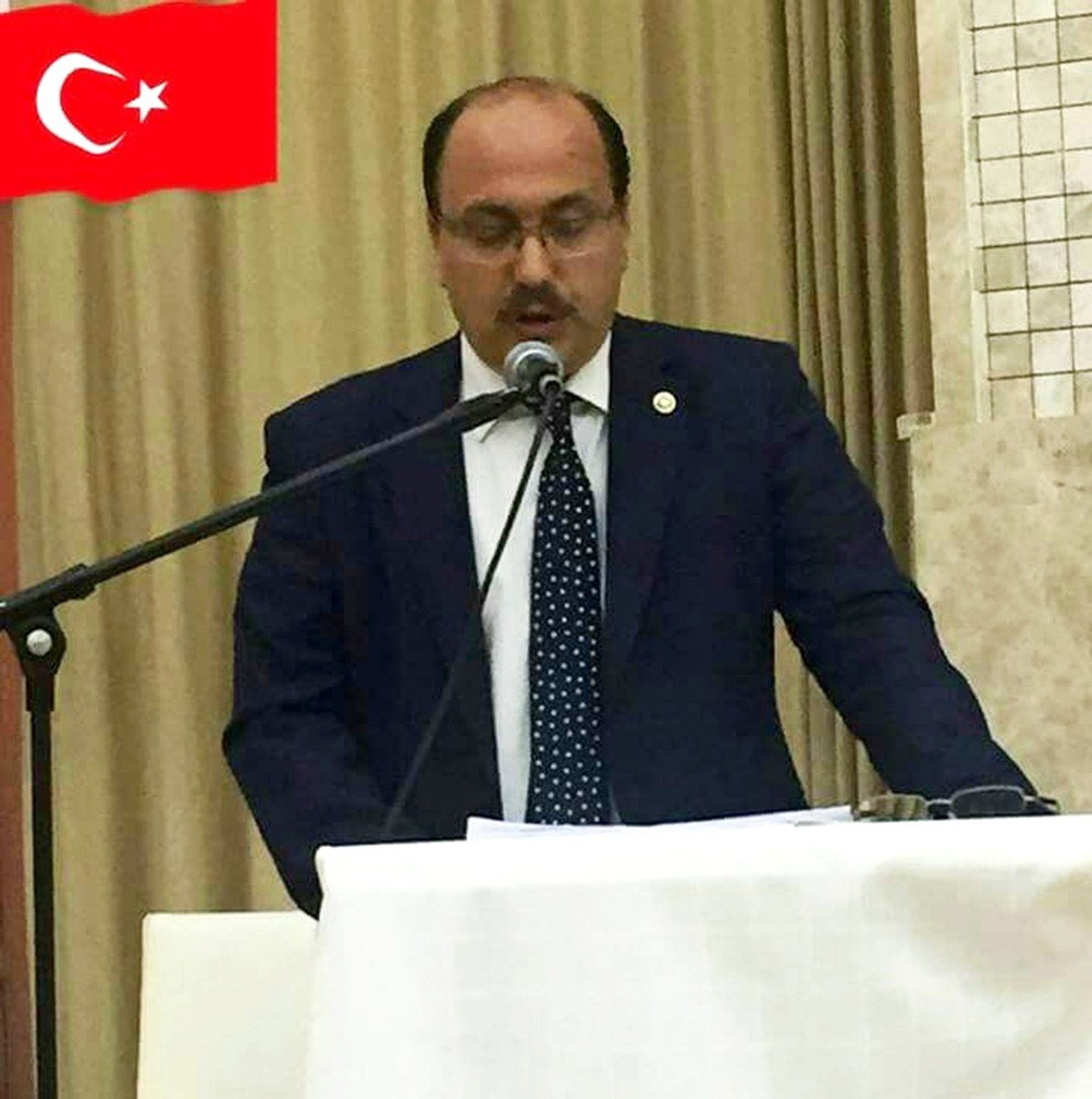 Ezan\'a Tahammülsüzlüğe Kınama
