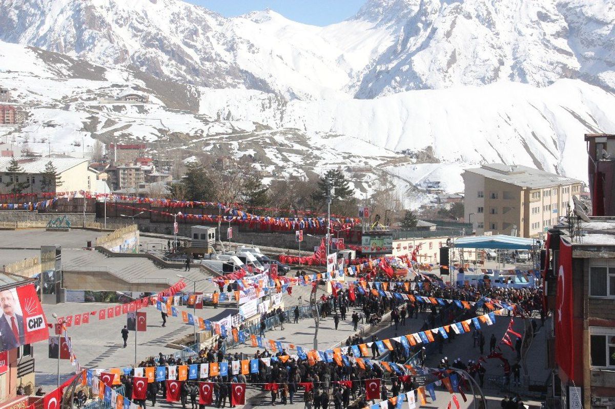 Hakkari\'de Cumhurbaşkanı Erdoğan Heyecanı