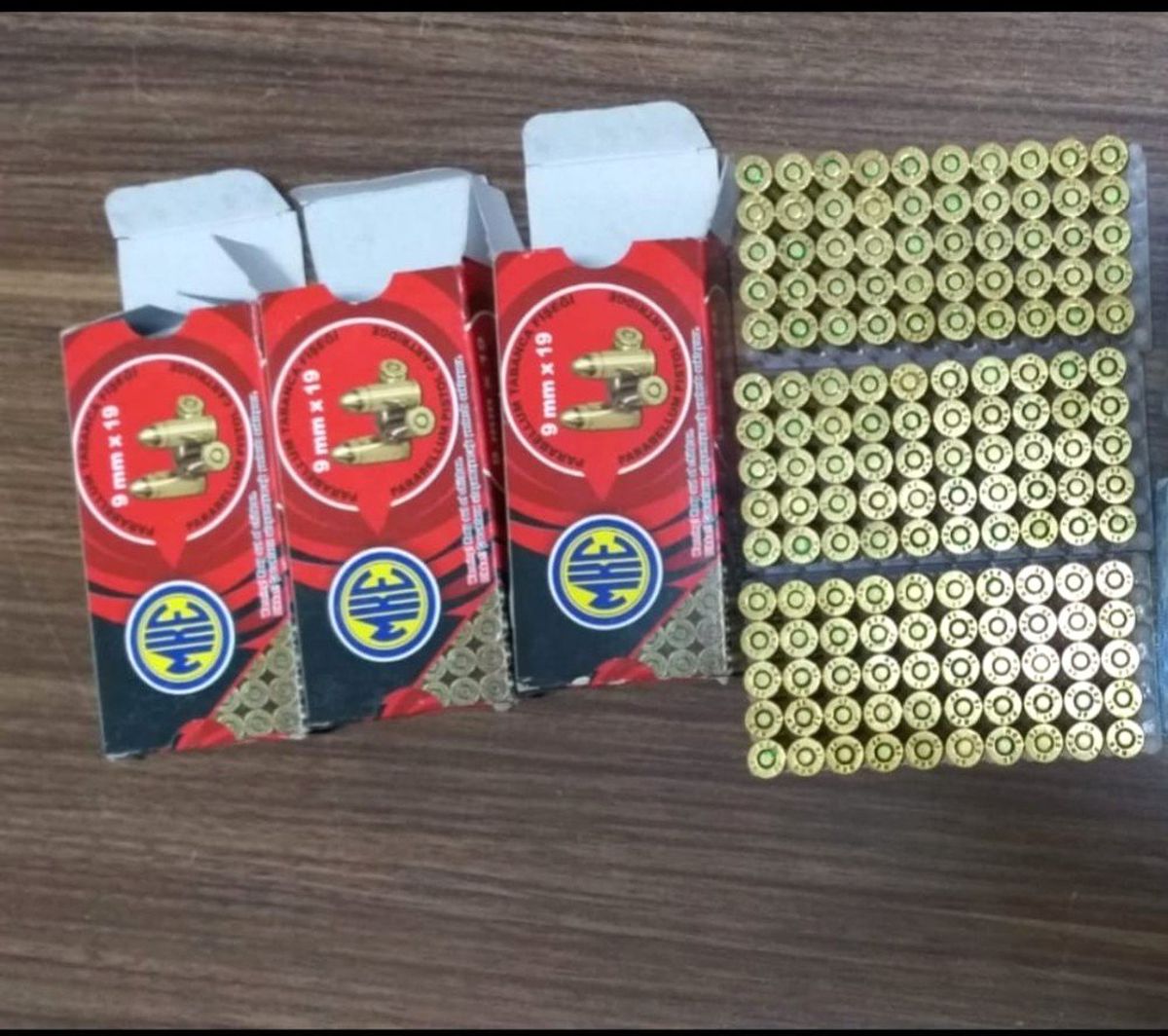 İnegöl\'de Silah ve Uyuşturucu Operasyonu