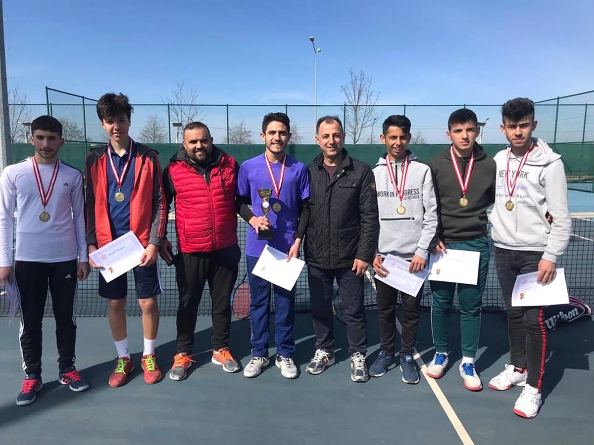 Keykubat Anadolu İmam Hatip Lisesi Tenis\'te Türkiye Finallerinde