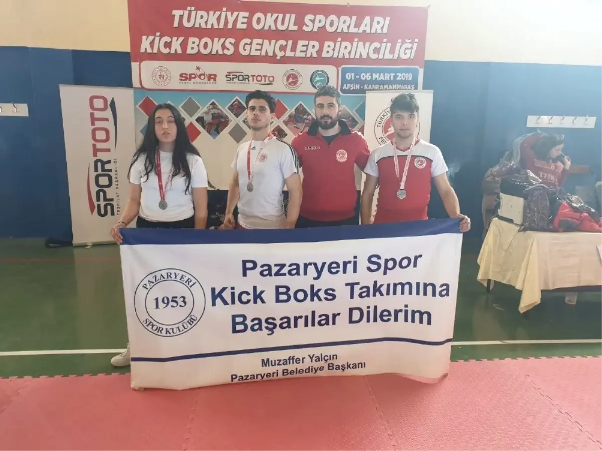 Kick Boksta Türkiye İkincisi Oldular