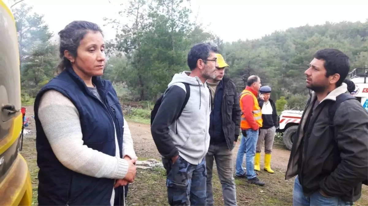 Kızıyla Birlikte Gittiği Dağda Kaybolan Kadını İz Takip Köpeği Arıyor
