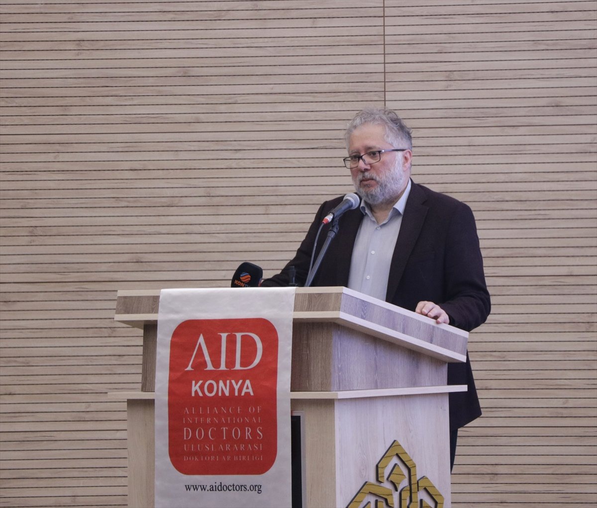 Kriz Bölgelerinde Aıd ve Hekim" Konferansı