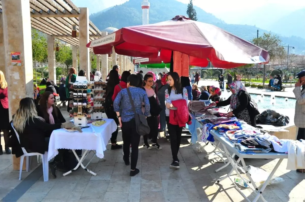 Mikro Kredi ile Üretim Yapan Kadınlar Ürünlerini Sergiledi