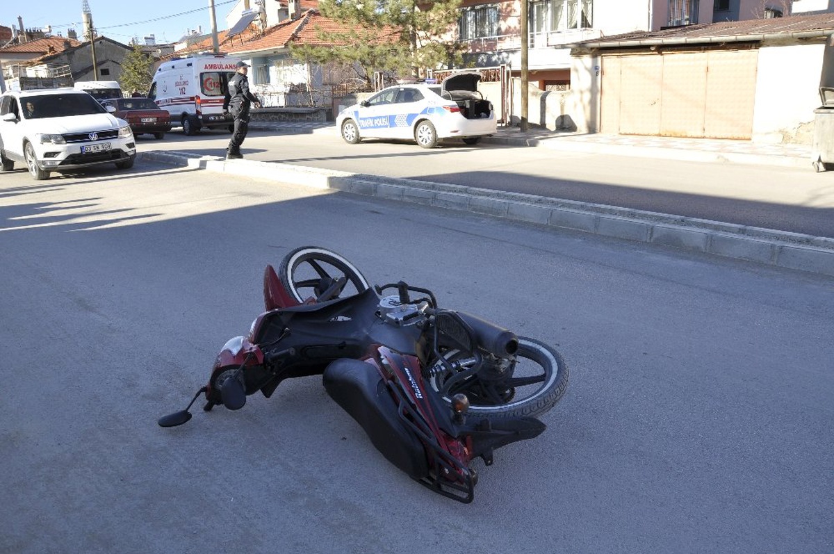Motosiklet Sürücüsünün Kazada Dili Boğazına Kaçtı