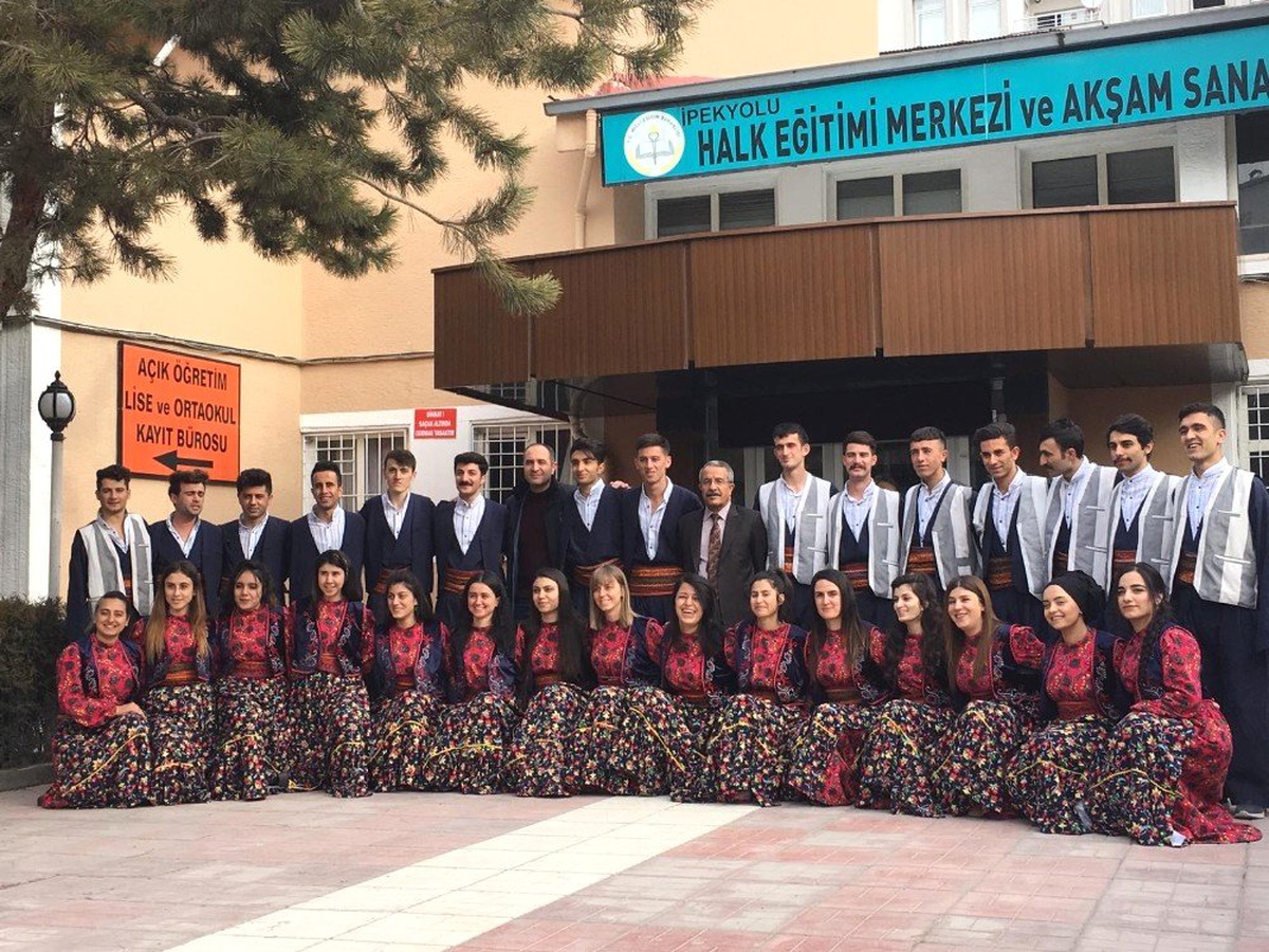Van\'da Kulüpler Arası Halkoyunları İl Birinciliği Yarışması
