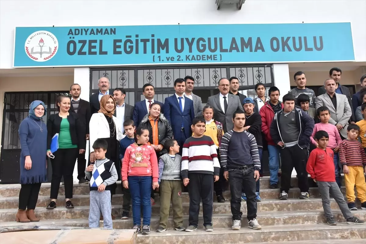 Adıyaman\'da 26 Okula Eğitim Materyali