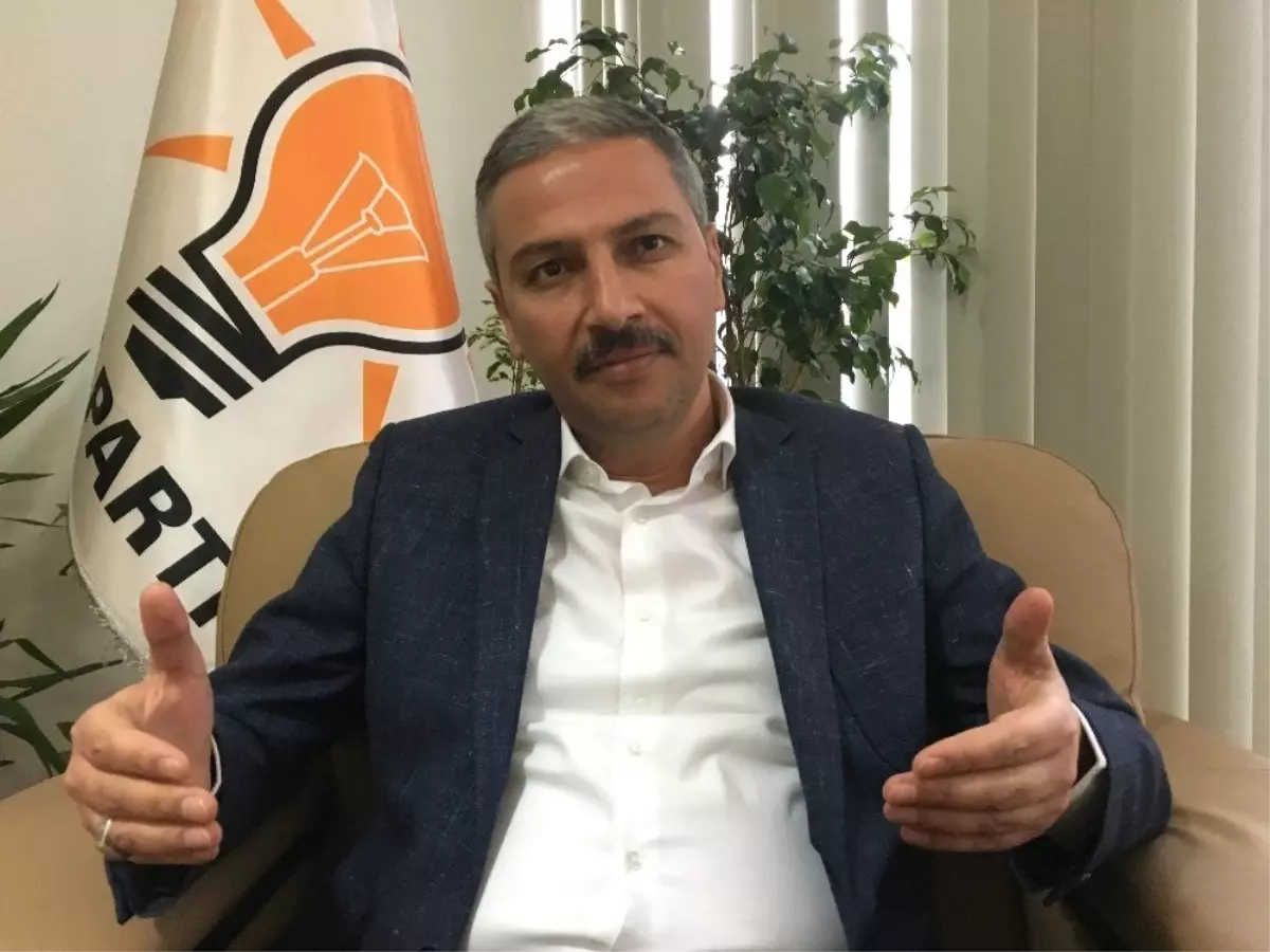 AK Parti\'li Polat: "800 İstifa İddiası Tamamen Balon"