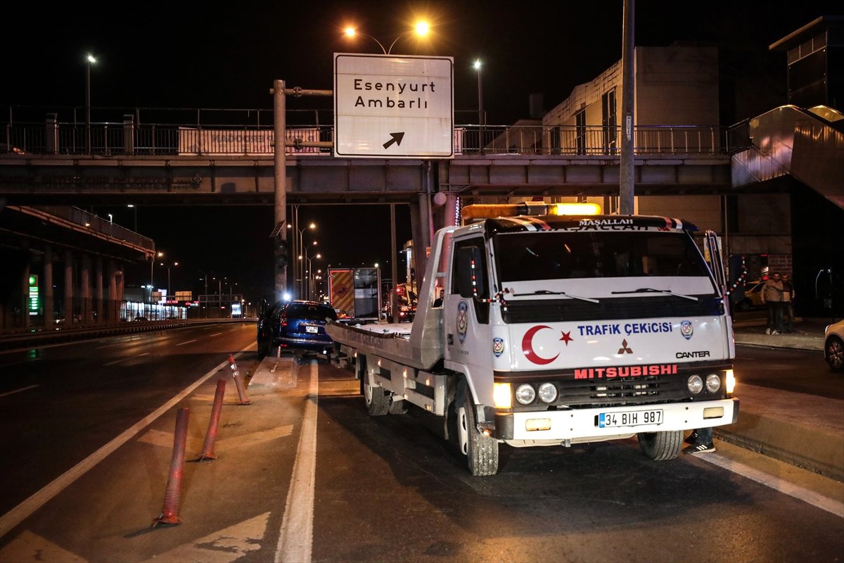 Avcılar\'da Trafik Kazası: 1\'i Ağır, 6 Yaralı