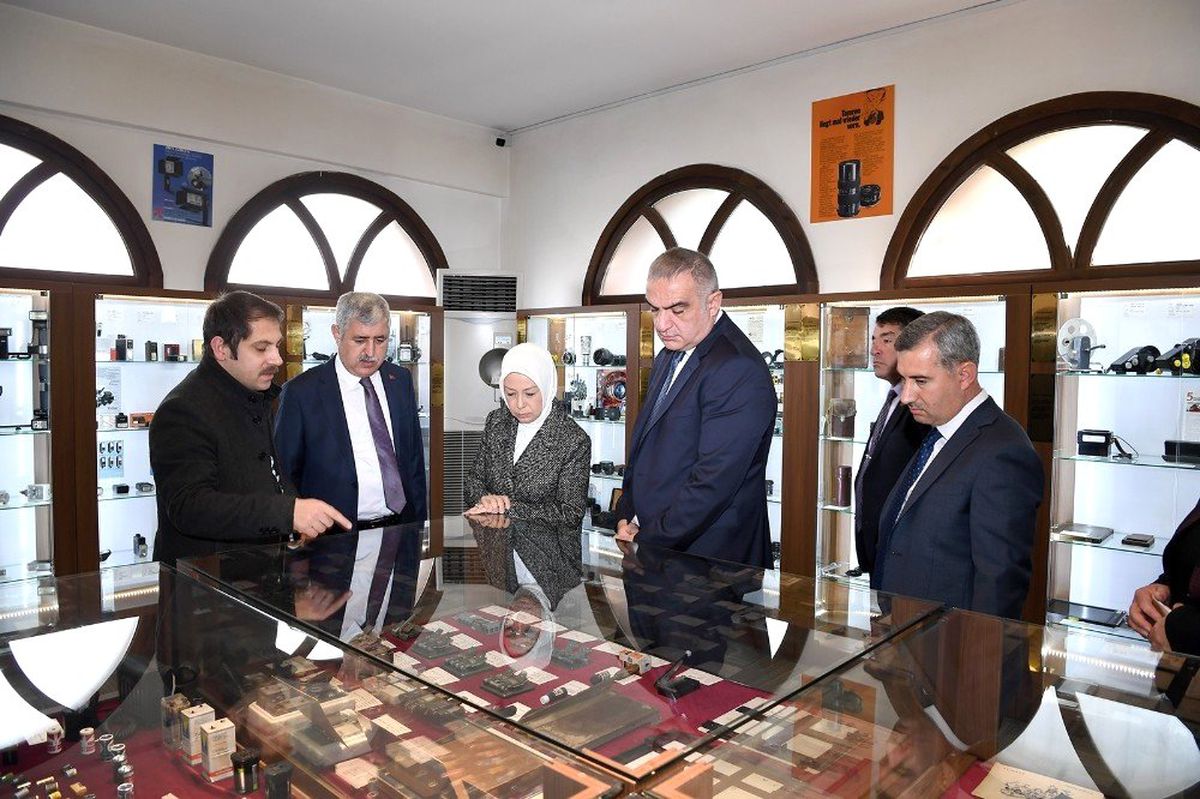 Bakan Ersoy Sanat Sokağınnda