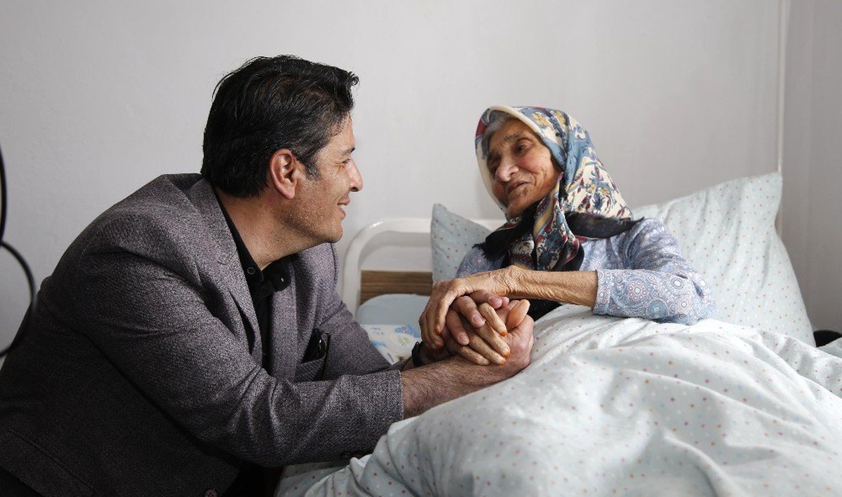 Başkan Genç, Çığlık Mahallesinde Yaşlı ve Hastaları Ziyaret Etti