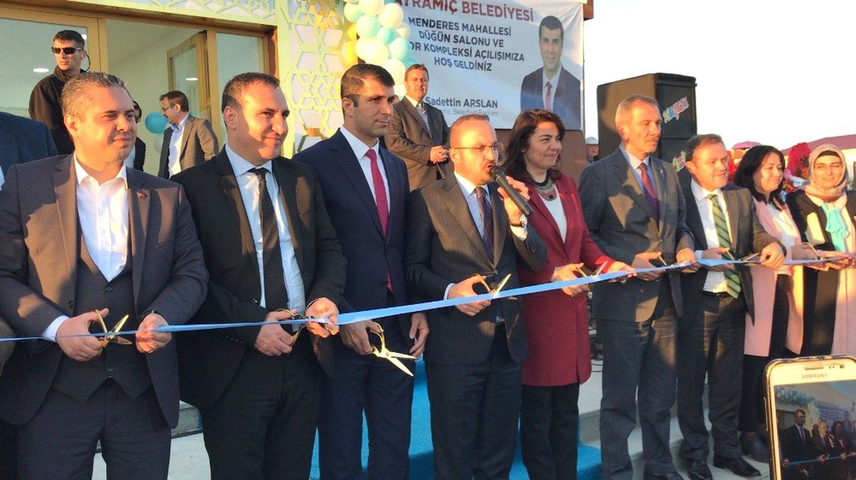 Bayramiç Belediyesi Menderes Düğün Salonu ve Spor Kompleksi Hizmete Açıldı