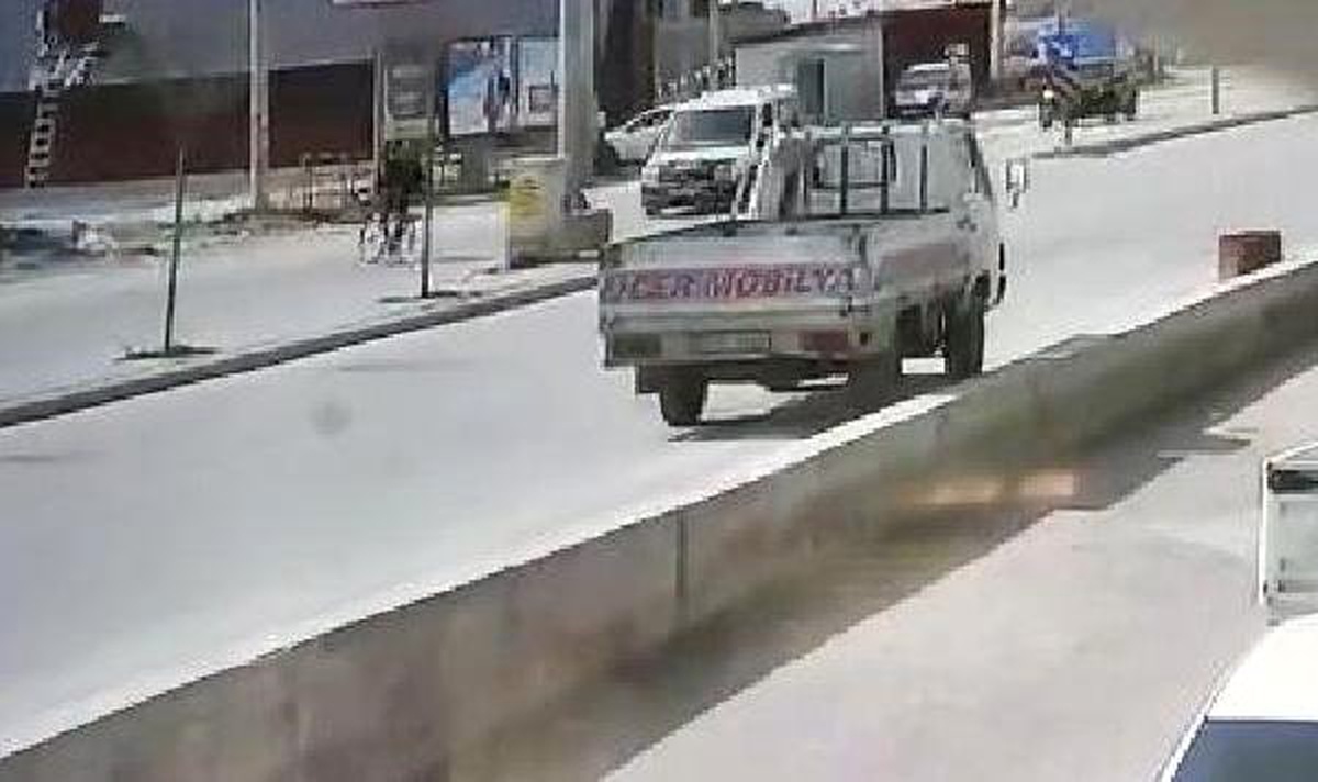 Bisikletlinin Ağır Yaralandığı Kaza Kamerada