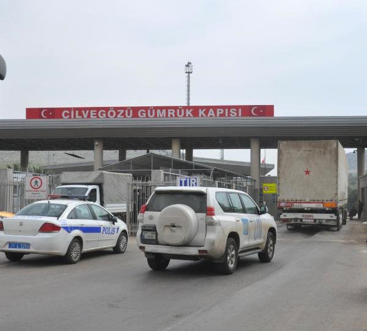 BM\'den İdlib\'e İnsani Yardım Devam Ediyor