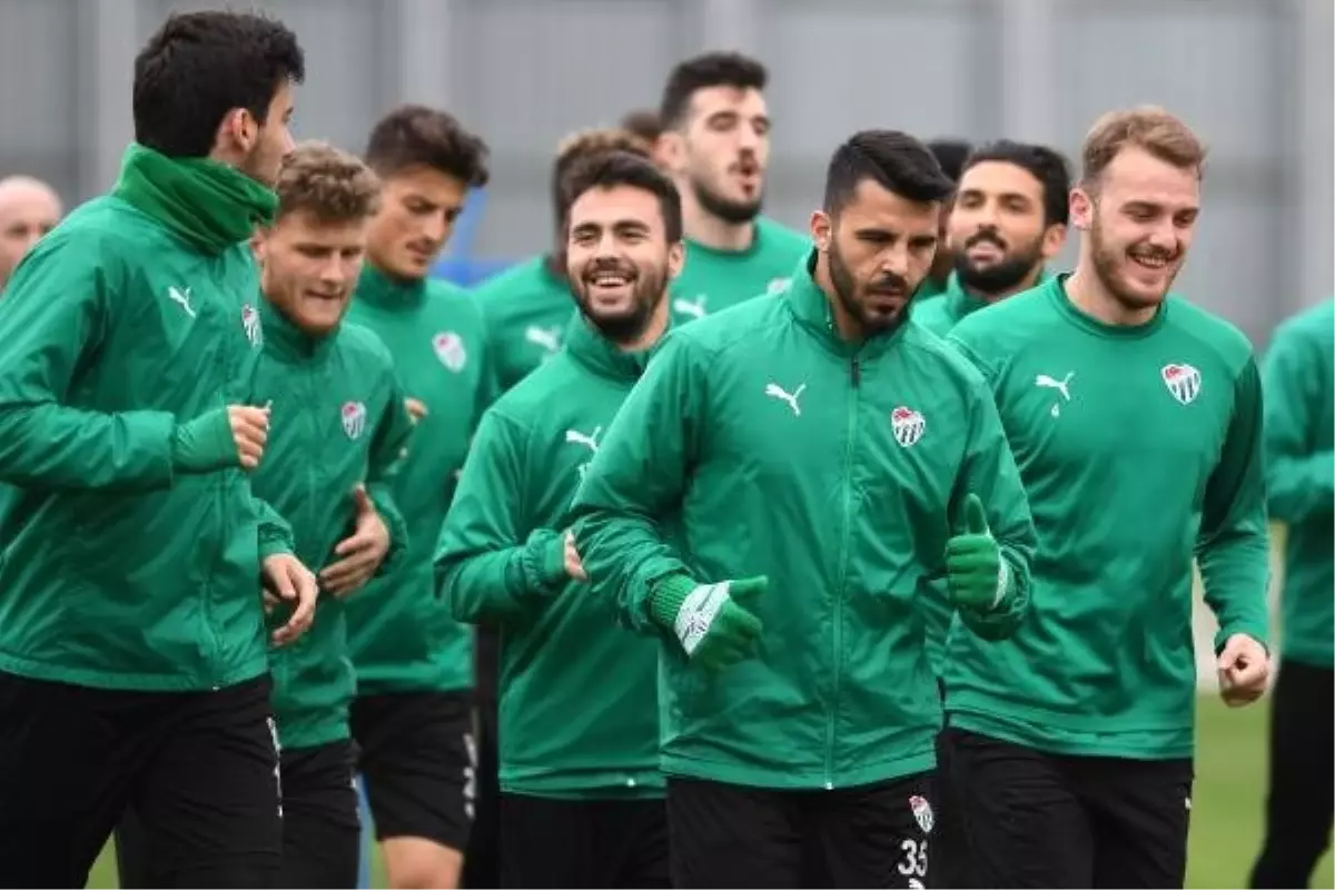 Bursaspor\'da Galatasaray Maçı Hazırlıkları Sürüyor