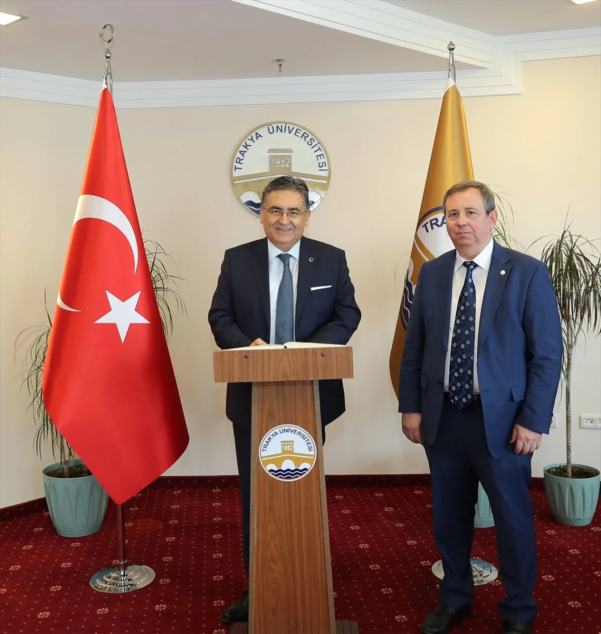 Büyükelçi Ulusoy\'dan, Rektör Tabakoğlu\'na Ziyaret