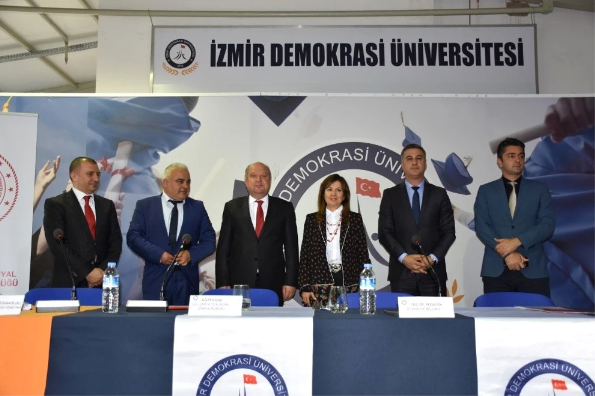 Çocuk İşçiliği İzmir Demokrasi Üniversitesi\'nde Konuşuldu