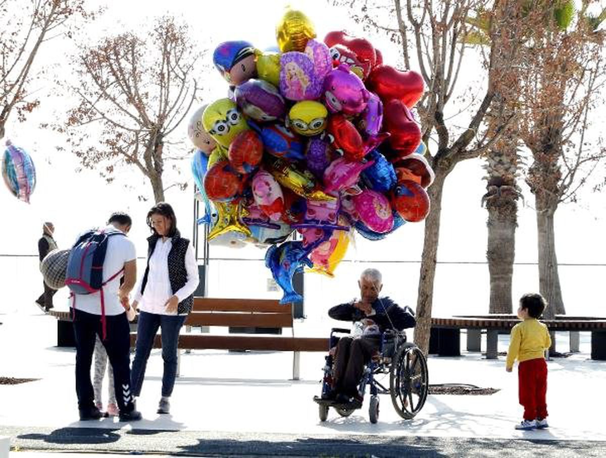 Çocukların \'Baloncu Dedesi\'