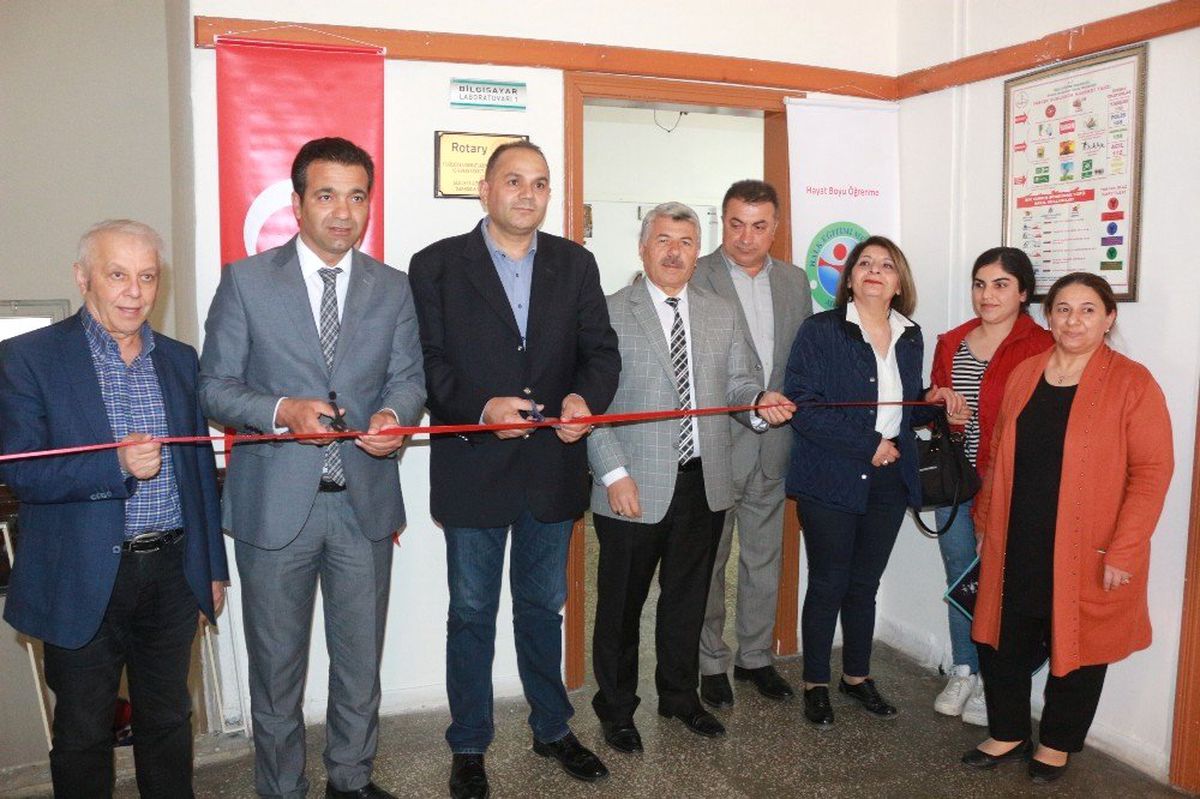 Gençler Kod Yazma ve Klavye Eğitimi Alacak