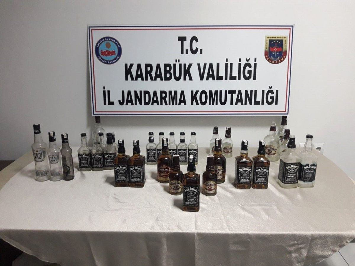 Jandarma\'dan Öğrenci Evine Sahte Bandrollü İçki Operasyonu