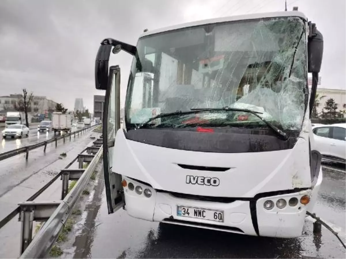 Kayganlaşan Yolda Trafik Kazası: 2 Yaralı