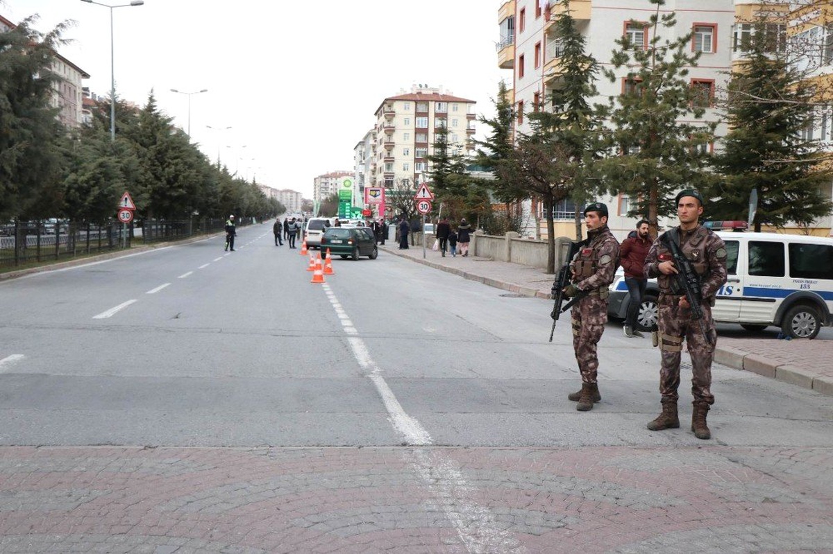 Kayseri\'de Pöh\'ün Katılımıyla Asayiş Uygulaması Yapıldı