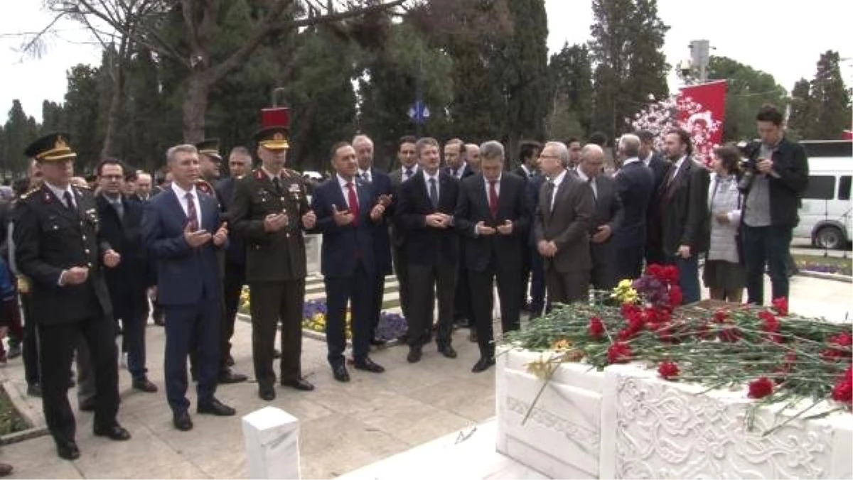 Mehmet Akif Ersoy Mezarı Başında Anıldı