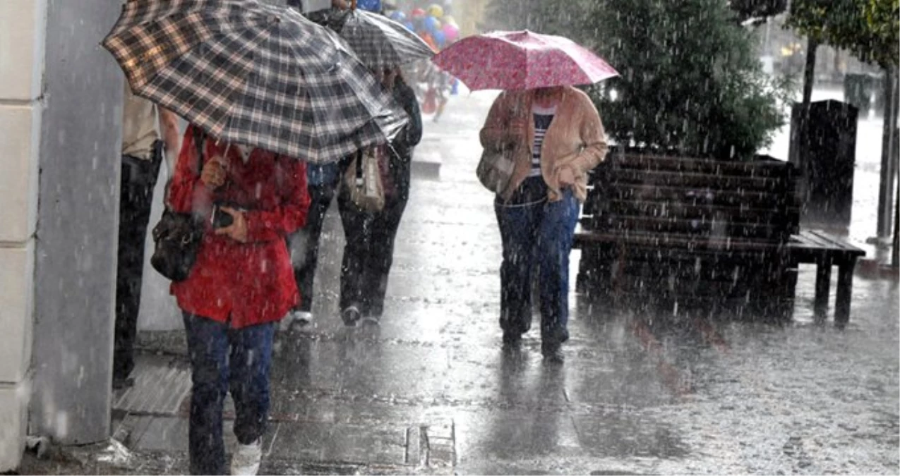 Meteoroloji Uyardı! İstanbul\'a Öğle Saatlerinden İtibaren Kuvvetli Yağış Geliyor