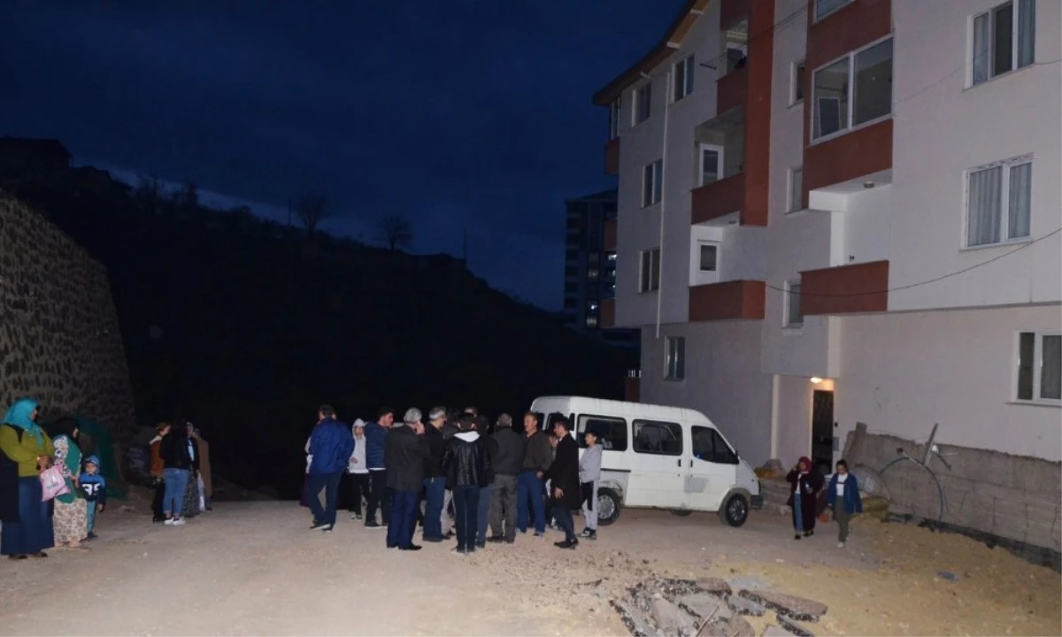 Ordu\'da 10 Katlı Bir Apartman Çökme Tehlikesine Karşı Boşaltıldı