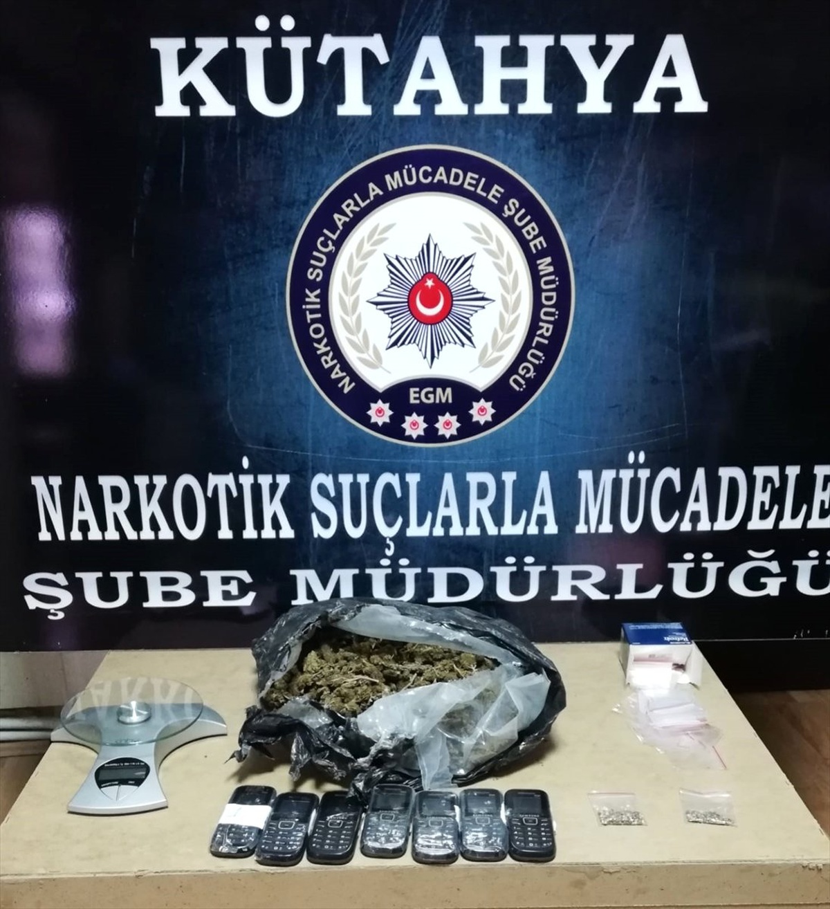 Otomobilin Motor Kısmında Uyuşturucu Ele Geçirildi