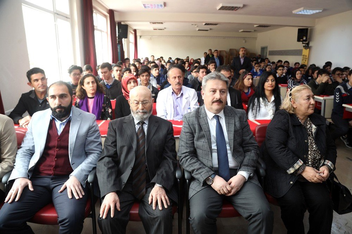 Palancıoğlu\'ndan Öğrencilere Mehmet Akif Öğüdü