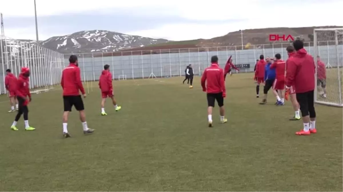 Spor Sivassporlu Diabate Fenerbahçe ile Zorlu Bir Maç Oynayacağız