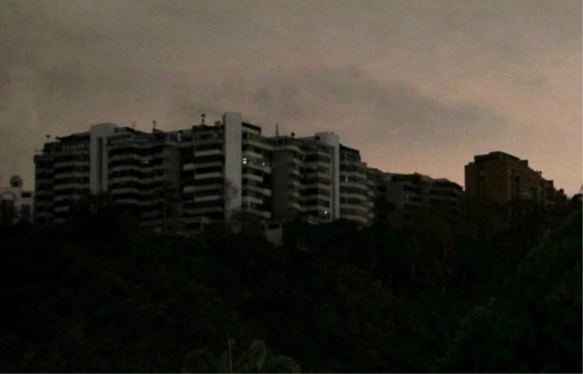 Venezuela\'da elektrik kesintisi 5\'inci gününde, hayat felç oldu