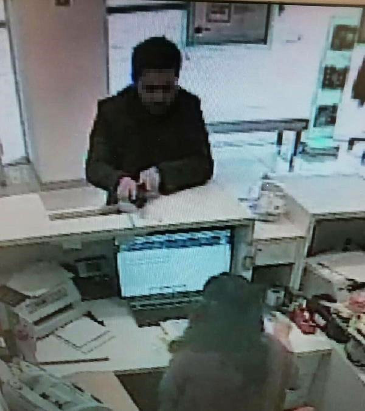 Bankayı Soydu, Polisi Arayıp, Teslim Oldu
