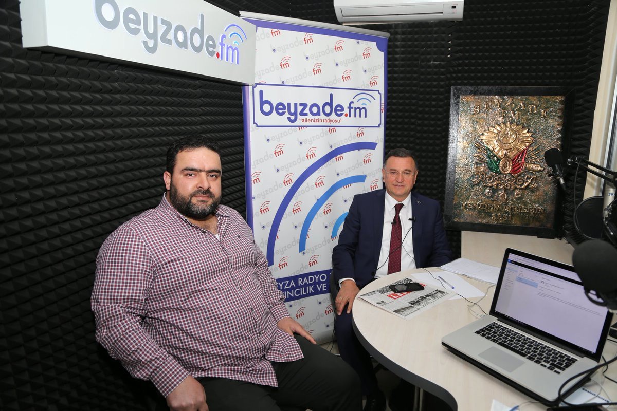 Başkan Savaş Beyzade Fm\'in Konuğu Oldu